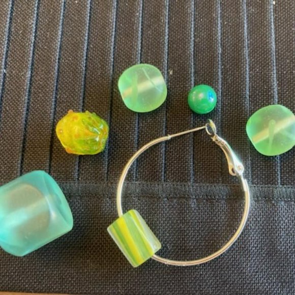 Hoop Earrings - 18 pieces NEW - Picture 3 of 5